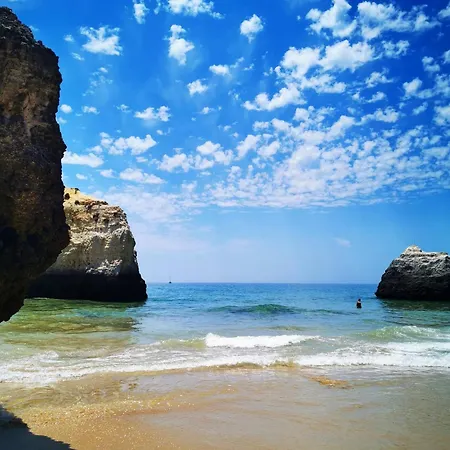 Апартаменты Laranja , Charming Portuguese Style For Rent Vida A Portuguesa Портиман