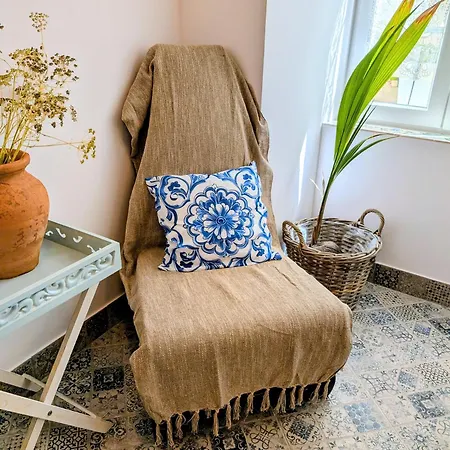 'Laranja', Charming Portuguese Style Apartment For Rent, 'Vida A Portuguesa' *